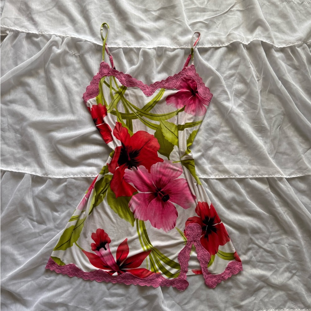 Bisou Bisou Y2K Tropical Flower Chemise with Lace Trim